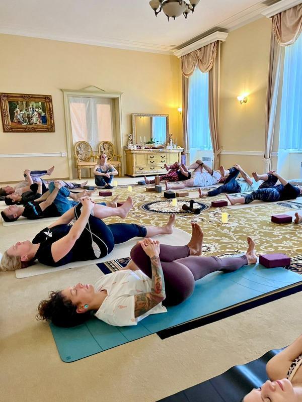 Autumn Castle Calm in Czechia: International Yoga & English Retreat with Wellness 25.-27.9.2026 - Image 3